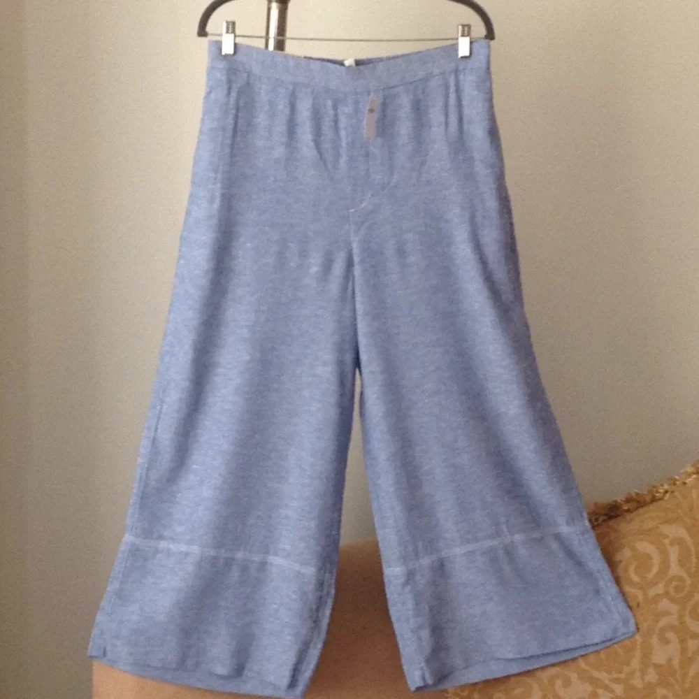 πβοΈπ Banana Republic - Shirt & Cropped Pants Set - Picture 3 of 9